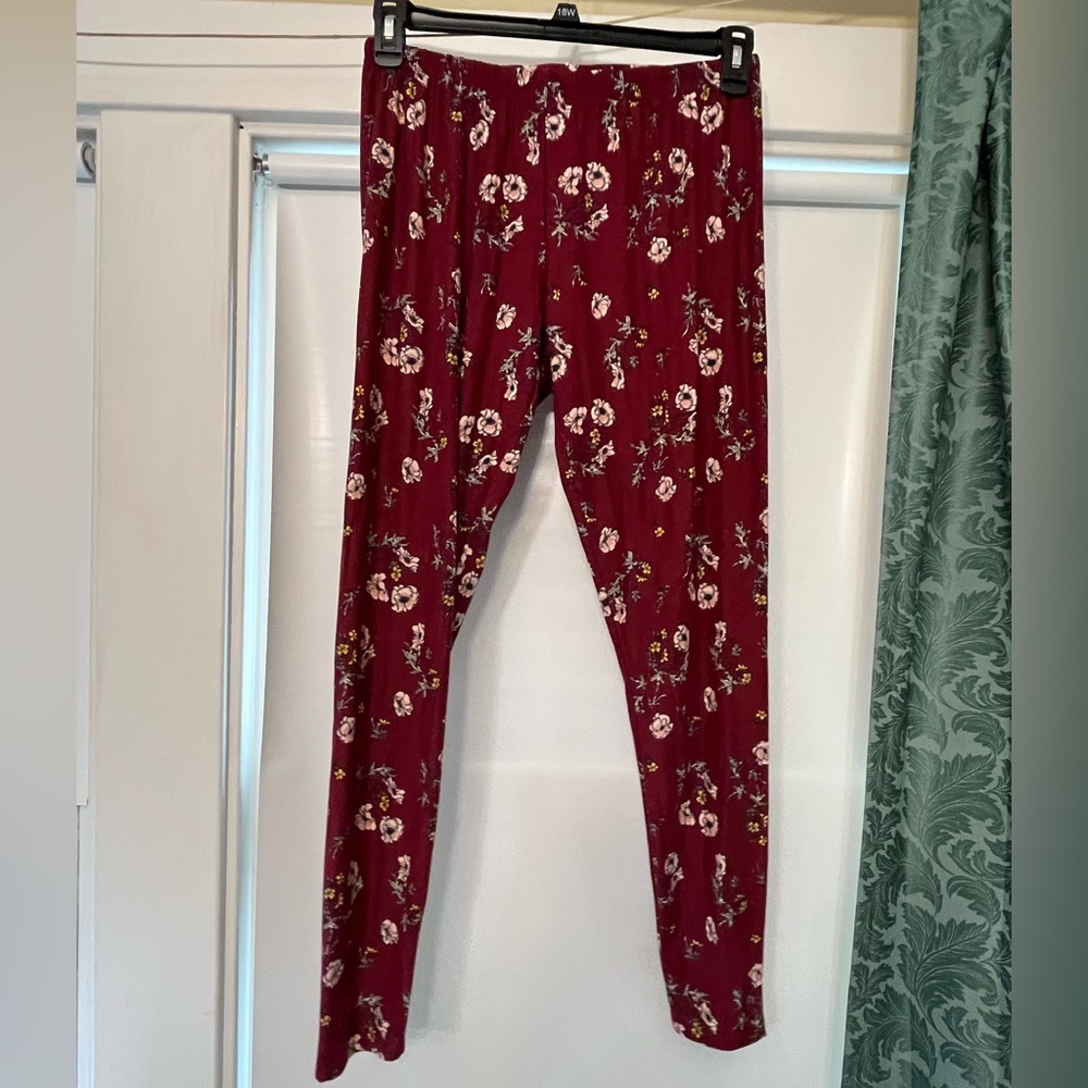 Burgundy flowered Leggings